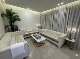 3BR 5Bed luxury apartment