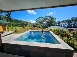 Revatua Lodge - Piscine privée et Petit-déjeuner inclus