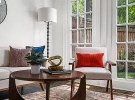 Walkable Grant Park 1920s Home with King Bed