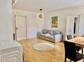 Stylish Modern Apartment with Patio near Vienna