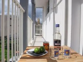 Urban Tropik by KVZ proche de la Place de la Victoire