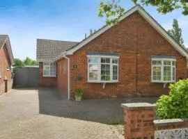 A lovely bungalow with 3 bedrooms and nice garden