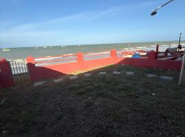 Casa com vista para farol do Parracho，位于里奥杜福古的酒店