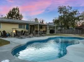 Porch & Pour - Hot Tub & Fire Pit