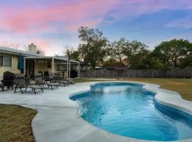 Porch & Pour - Hot Tub & Fire Pit