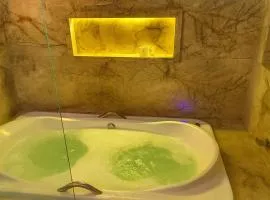 Flat Master com Hidromassagem privativa e piscina 500mts praia