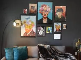 Modern City Loft Downtown Access Free Parking