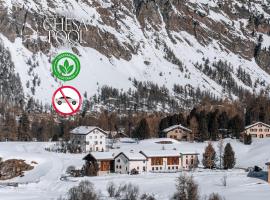 Hotel Chesa Pool, hotel in Sils Maria