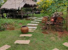 Double room fan outer bathroom 2, hotel v destinaci Ban Chak Khamin