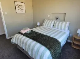 Central Blenheim Character Bach - Kitchen, Laundry, BBQ