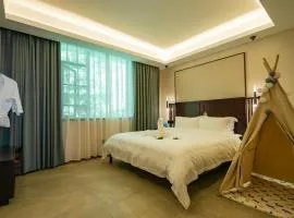 Phoenix Xueqingji Humanity Banshan Homestay (Phoenix Ancient City Branch)