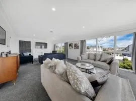 Spacious house 5 minutes walk to St Helier Beach