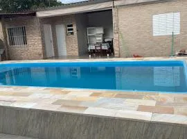 Casa aconchegante a 5min a pé da praia de Boracéia!