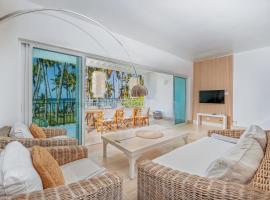 Playa Bonita Modern Beachfront Penthouse Retreat, hotel in La Ceiba