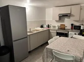 Appart 4 chambres, 3 SDB, avec parking privé
