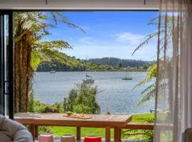 Okawa Bay Lakeside - Lake Rotoiti A-Frame
