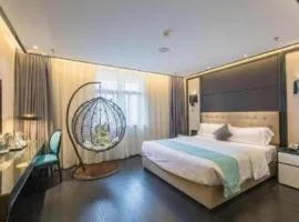 Xana Hotelle·Nanchang Bayi Square Metro Station