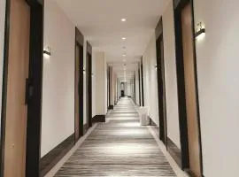 Green Tree Inn Express Shanghai Bund Yuyuan Xiaonanmen Metro Station