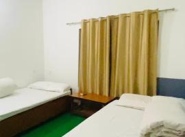 Hotel Bajhang, hotel in Bahāsi