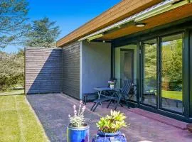 Lovely Holiday Home Close To Town And Beach