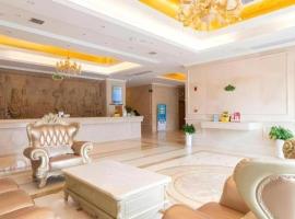 Vienna Hotel Hubei Jinzhou Jianli Jiangcheng、Jianliのホテル