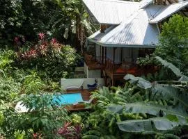 Villa Colibri - Secluded Villa - Short Stroll to Beach, Shops & Restaurants