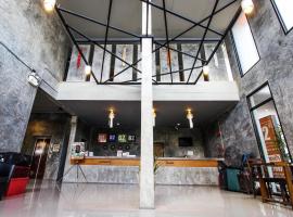 B2 Thippanate Boutique & Budget Hotel, hotel in zona Aeroporto di Chiang Mai - CNX, Chiang Mai