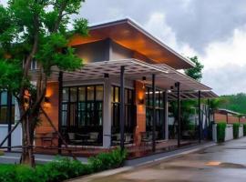 Seree Grand Resort, ξενοδοχείο σε Ban Ho