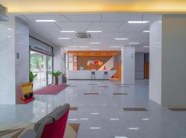 Borrman Hotel Zhaoqing Sihui Tianguangxu Jade City, hotel in Sihui