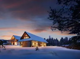 Chalet Mountain Rock - Luxury Retreat at Chalets Kvačianska Dolina