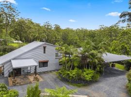 Coffs Coast Mountain Retreat - House, hotel 