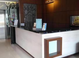 Grand Medallion Hotel, hotel near Kuching Airport - KCH, Kampong Tabuan