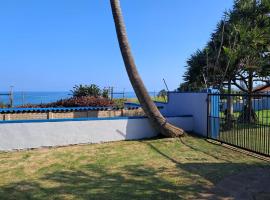 Sea Lions Den Backpackers, hotel i Umkomaas