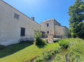 Le Moulin de Touvois 15p Bourgueil piscine, Hotel in Bourgueil