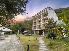 GuCHI Luxury Mountain B&B