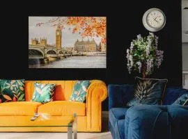 4-BR House Near-Harry Potter-SkyStudios1-Family & Work Stays