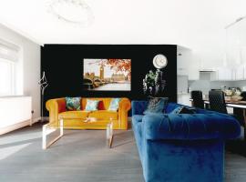 4-BR House Near-Harry Potter-SkyStudios-Sleep 8 & Work Stays, hotel a Borehamwood