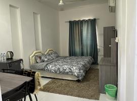 Near Airport Rooms, hotel v destinaci Mawāliḩ