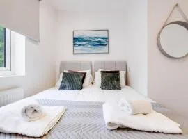 West Hendon Apartment Near Station With Parking 03