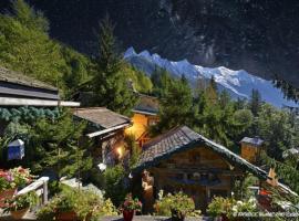 Hôtel Les Chalets de Philippe avec Jacuzzis Privatifs, hotel in Chamonix-Mont-Blanc