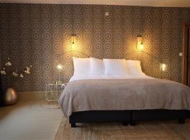 Au Petit Bercail - 2 Chambres d'hôtes pour 2 personnes, hotel Chinyben