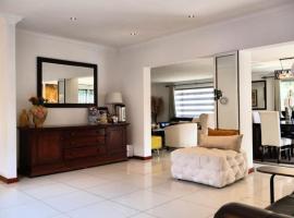 The Condor Nest!, hotel in Sandton