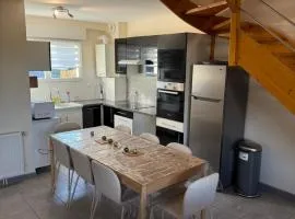 Maison vue sur le lac et proche du golf !