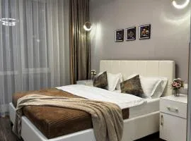 ALA APARTS - 4YOU, Amir