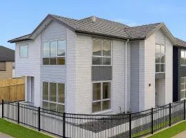 Seven Bedroom house on Dungloe Ave