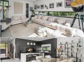 Luxury 9 suites villa - private staff and heated pool
