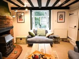 Gate Cottage, Saltwood Village