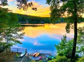 Villa Adriana 4bdr 2 bath lake front dream home