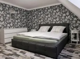 Am Wald der Sinne, DG