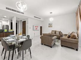 Stayshort - Modern Villa in Avencia Damac Hills 2 with Waterpark Access, ξενοδοχείο σε ‘Ūd al Bayḑāʼ